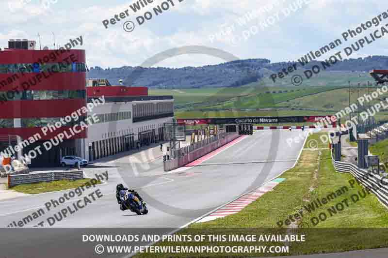 cadwell no limits trackday;cadwell park;cadwell park photographs;cadwell trackday photographs;enduro digital images;event digital images;eventdigitalimages;navarra;no limits trackdays;peter wileman photography;racing digital images;trackday digital images;trackday photos